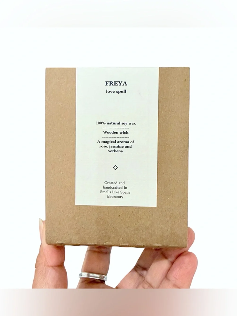SMELLS LIKE SPELLS Freya Love Spell Green Soy Candle